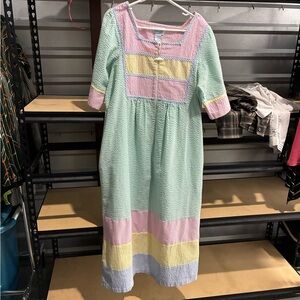 Vintage leisure, life seersucker house dress